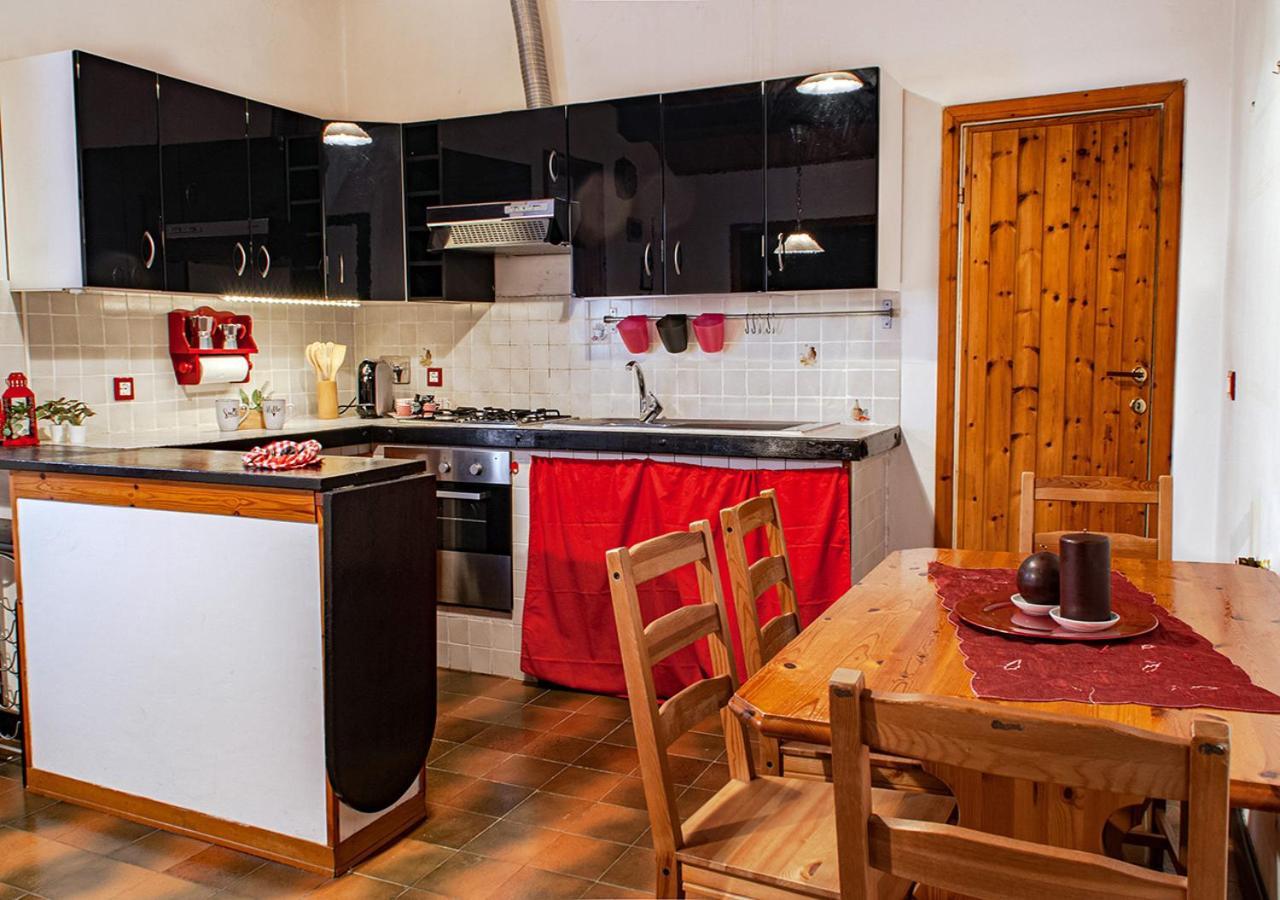 Ferienwohnung Il Rifugio A 3 Minuti Dai Traghetti Livorno Exterior foto